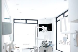 Paciente sala espera smilelife · Clínica Dental Smilelife