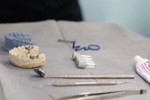 Instrumental dental profesional en Smilelife Fuenlabrada, clínica en Loranca